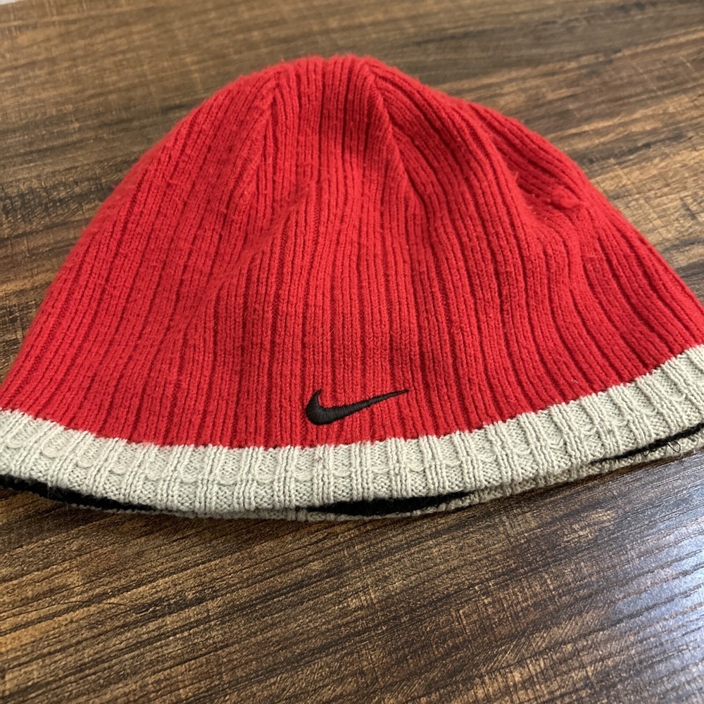 Nike Red/Gray Ribbed Knit Beanie With Embroidered‎ Inside Logo
